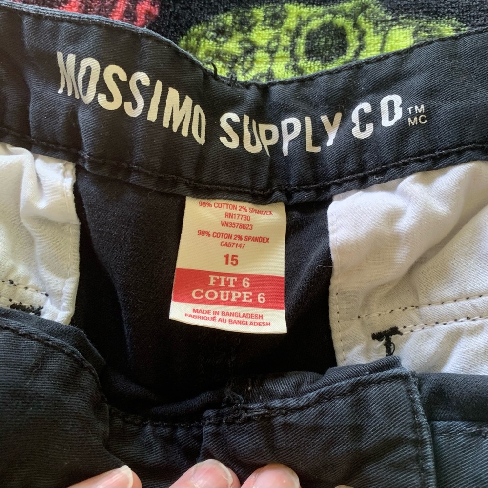 Shorts - Picture 3 of 3